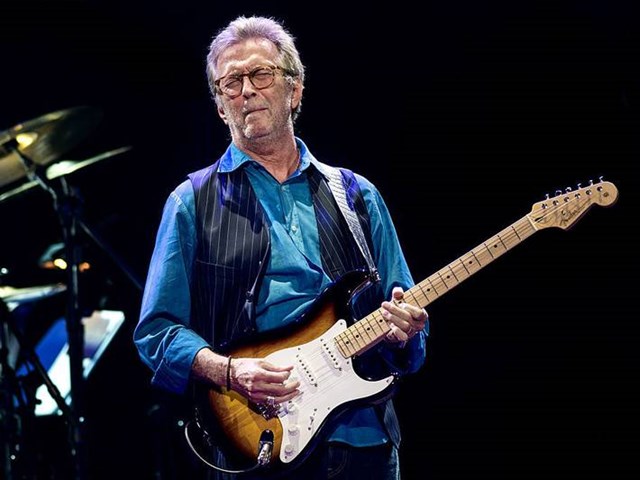 Se Eric Clapton framföra “Wonderful Tonight” i San Diego
