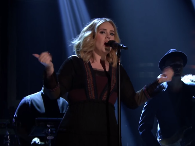 WATCH ADELE PAY TRIBUTE TO THE VICTIMS OF THE ORLANDO SHOOTING