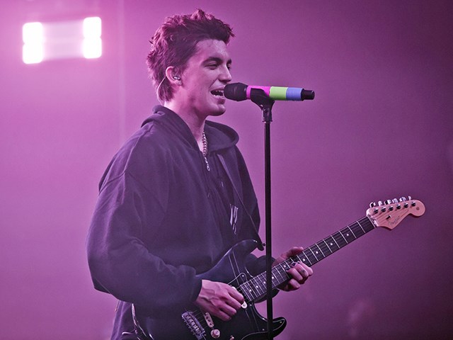 Highlights from LANY's "Malibu Nights" European Tour