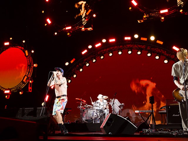Red Hot Chili Peppers on STAGE!