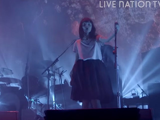 CHVRCHES LAUREN MAYBERRY COVERS MILEY CYRUS' 'WRECKING BALL'