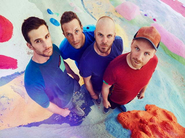 COLDPLAY PAID TRIBUTE TO SLAIN BRITISH POLITICIAN JO COX {CHANGE THIS}