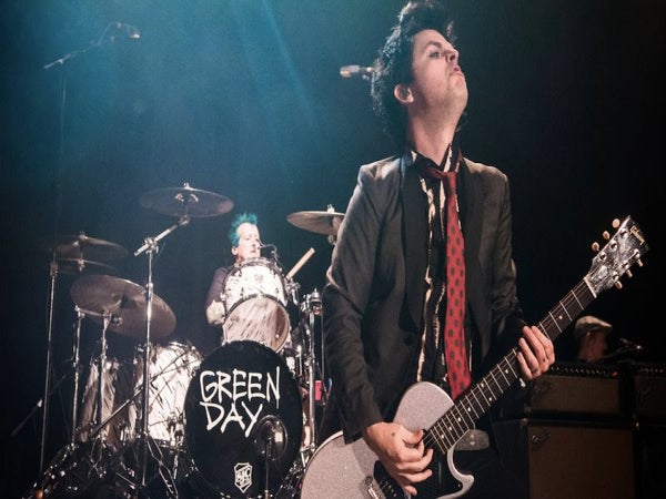 WATCH GREEN DAY & STEPHEN COLBERT SING AN 'AFFORDABLE' VERSION OF 'GOOD RIDDANCE' {CHANGE THIS}