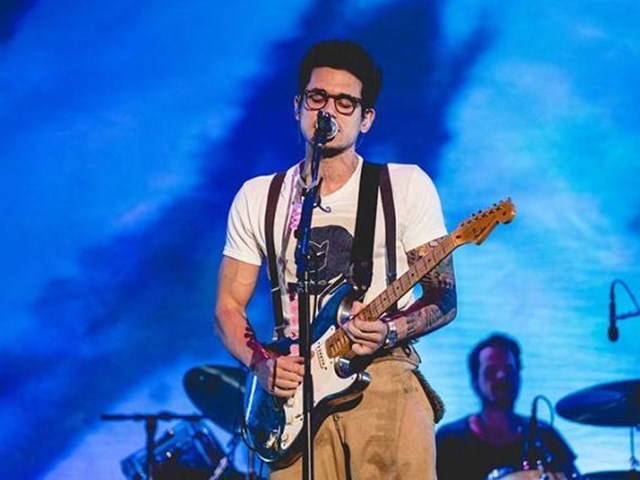 WATCH JOHN MAYER COVER DRAKE'S 'PASSIONFRUIT' ON ACOUSTIC GUITAR