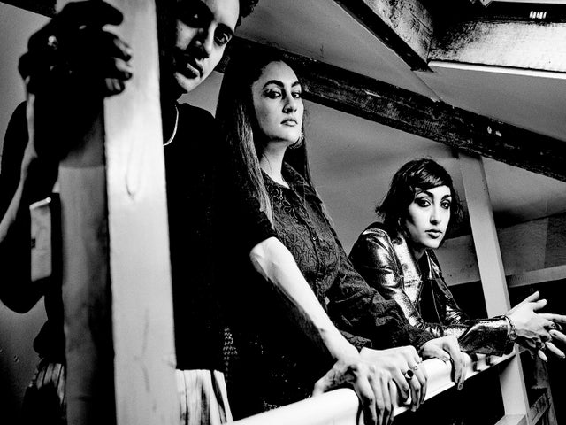 Kitty, Daisy & Lewis - "Down On My Knees"