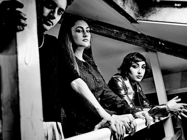 Kitty, Daisy & Lewis - "Down On My Knees"