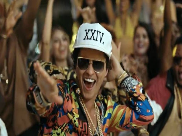 WATCH BRUNO MARS PARTY IN HIS NEW VIDEO FOR "24K MAGIC" {OCTOBER - CHANGE THIS}