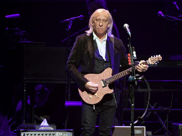 All the Best Highlights From Eagles' Hotel California 2020 Tour!
