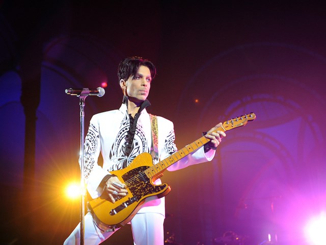 RIP Prince – Explore the Two Setlists From Final Shows in 2016
